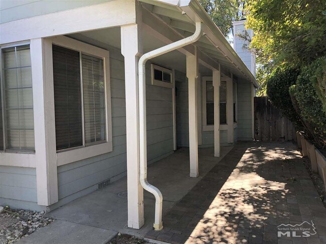 Building Photo - 6266 Chesterfield Ln