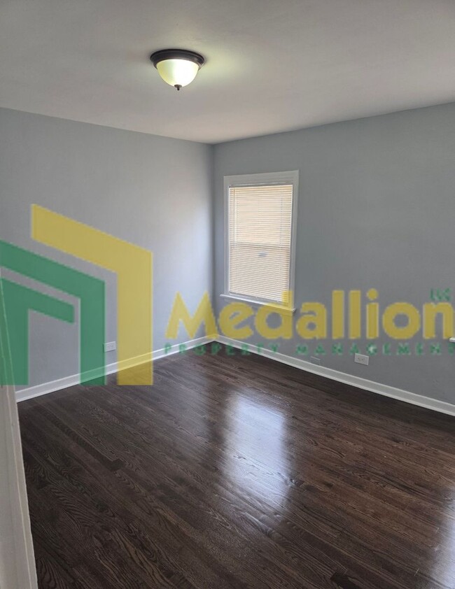 Building Photo - Charming Newly Rehabbed Home with Spacious...