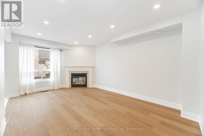 Building Photo - 2155 Duncaster Dr