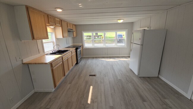 Foto del edificio - 144 Hillcrest Park Ln