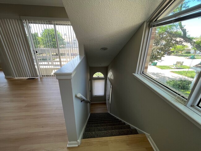 Foto del edificio - 1016 Courtland Dr