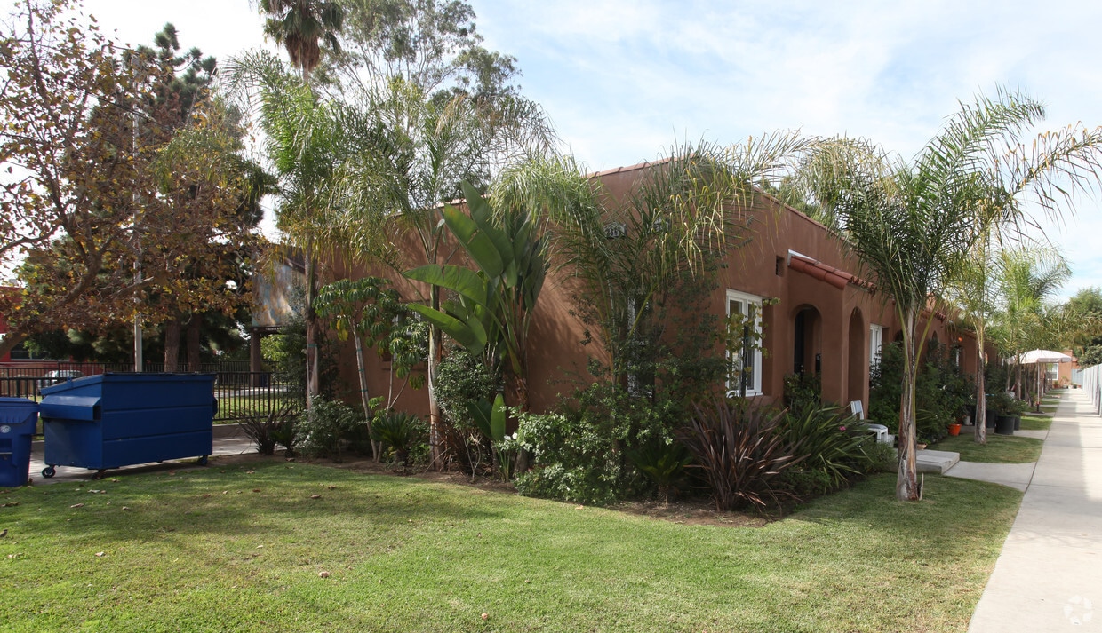 Primary Photo - 2665-2671 Pasadena Ave