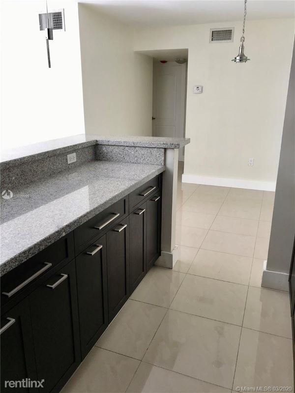 Foto del edificio - 13872 SW 90th Ave
