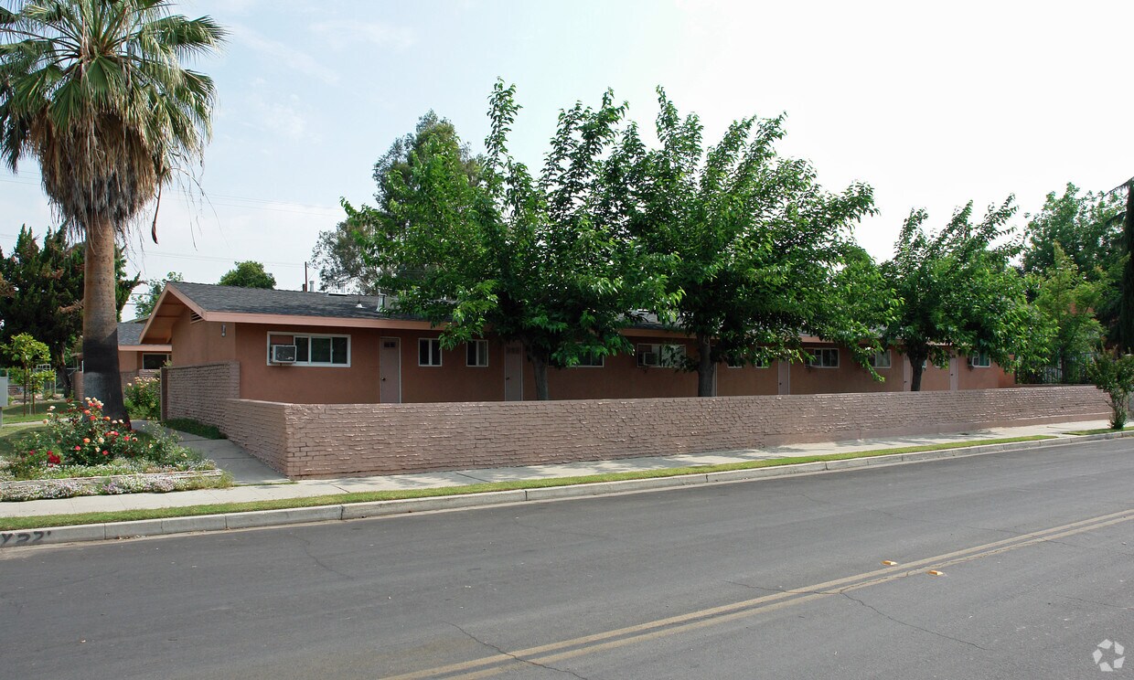 Building Photo - 3003 E McKenzie Ave