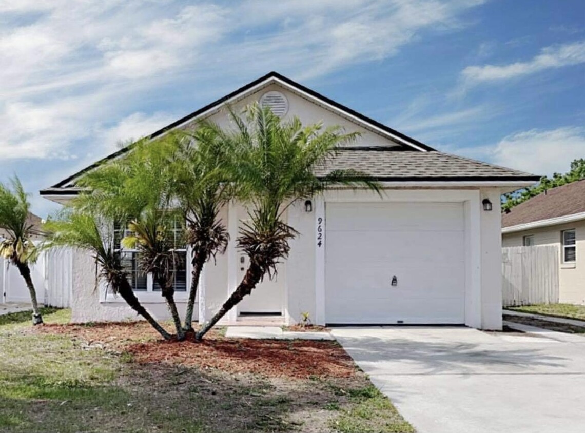 Foto principal - 9625 Hollyhill Dr