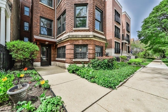 Building Photo - 3432 N Bosworth Ave
