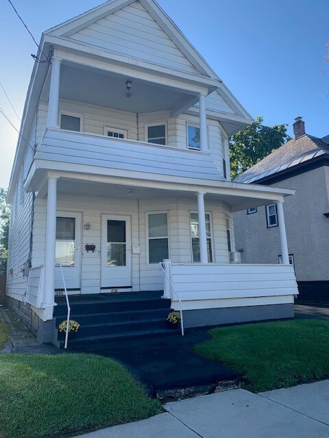 Primary Photo - 1038 Regent St