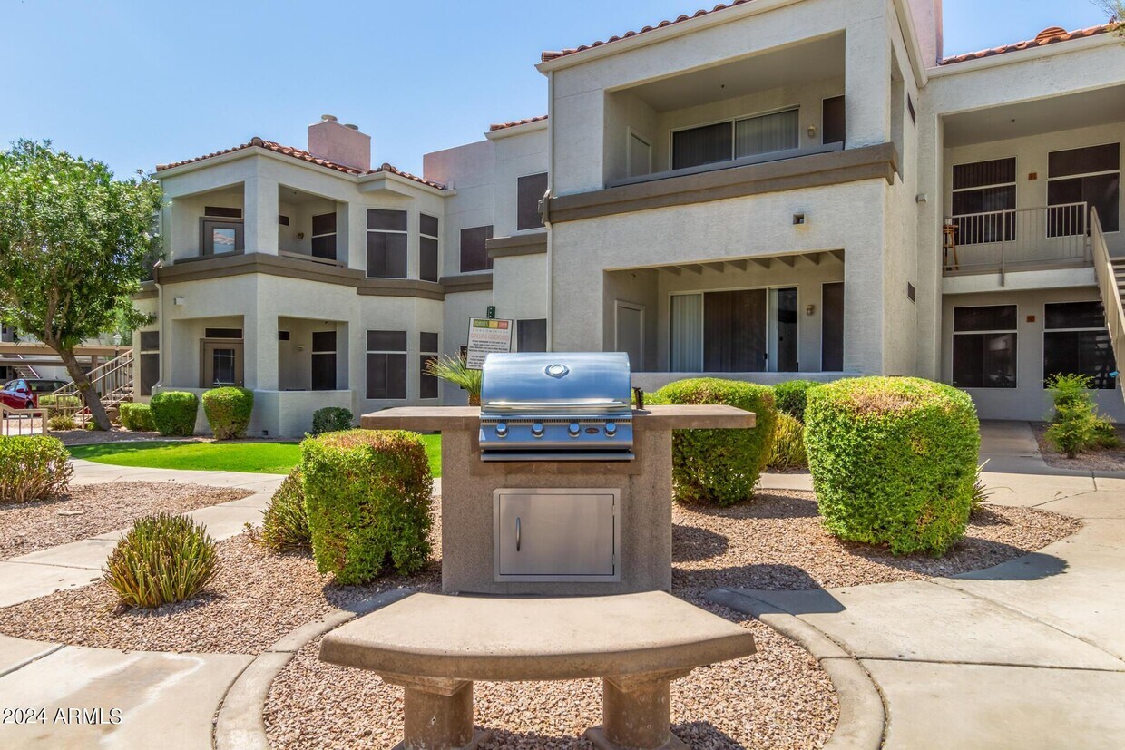 Primary Photo - 11375 E Sahuaro Dr