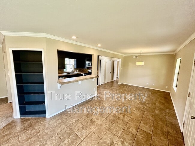 Building Photo - 1827 S Broadway Blvd