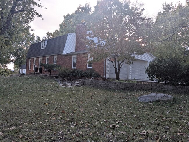 Building Photo - 1306 Marion Dr