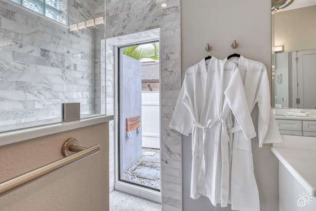 Building Photo - 1669 Colleen St