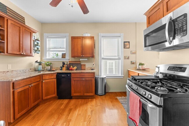 Foto del edificio - 470 E 6th St