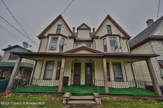 Foto del edificio - 1416 Capouse Ave