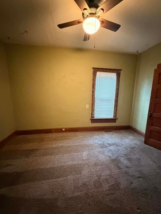 Building Photo - COMING SOON: 2 bedroom, 1 bath home with large front porch coming soon!