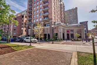 Building Photo - 240 N Water St