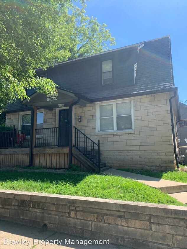 5 br, 3.5 bath House 612 N. Dunn St House Rental in Bloomington, IN