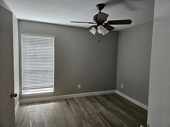 Foto del edificio - 1467 Meadowood Village Dr