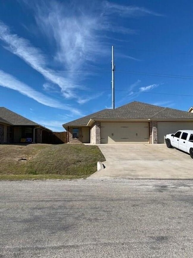 Building Photo - 3113 Weave Ct