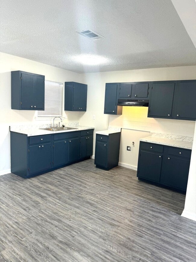 Building Photo - Newly Renovated Home In Raleigh