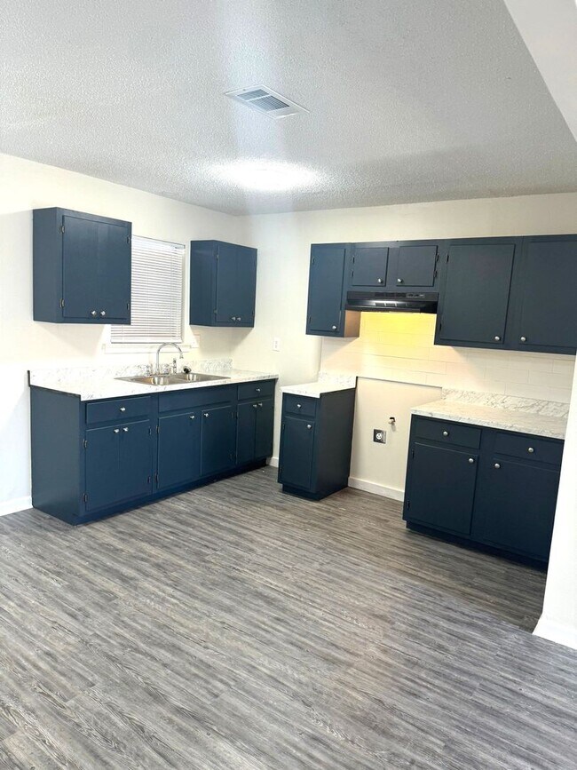 Foto del edificio - Newly Renovated Home In Raleigh