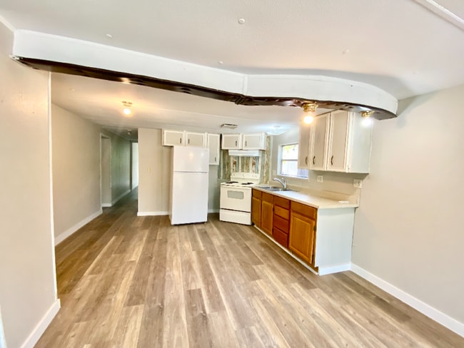 Building Photo - 109 Harmons Way