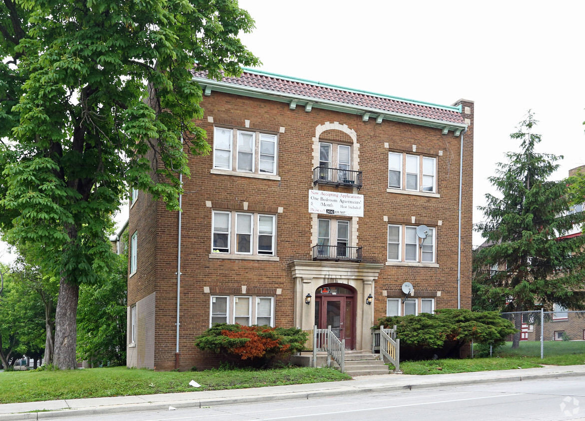 Foto principal - 816 W Greenfield Ave