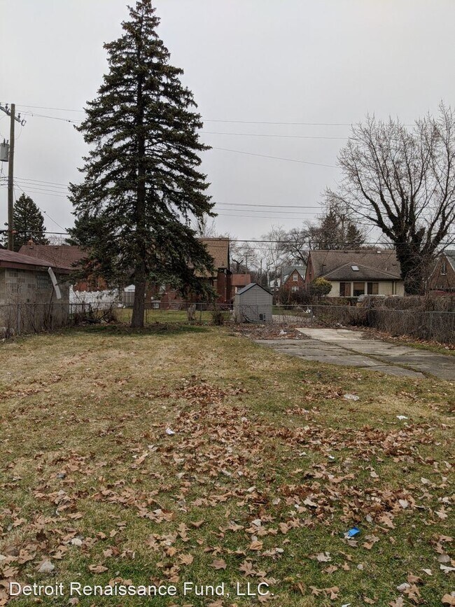 Building Photo - 3 br, 1.5 bath House - 15344 PREVOST