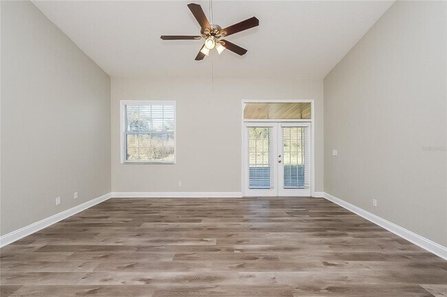 Foto del edificio - 3300 Hickman Ave