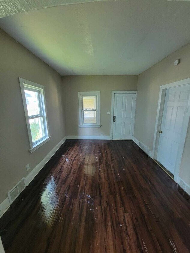 Primary Photo - Spacious 3 bedroom located in North Toledo