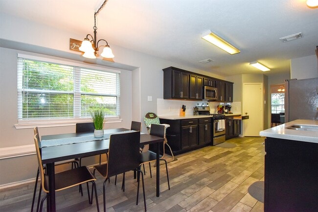 Building Photo - 11007 Shumard Oak Ct