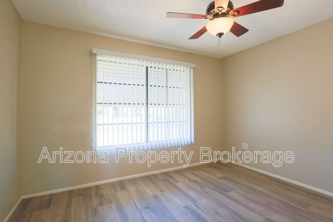 Foto del edificio - 14126 W Pennystone Dr