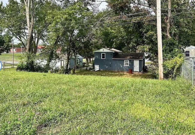 Foto del edificio - 5207 Sycamore Ave