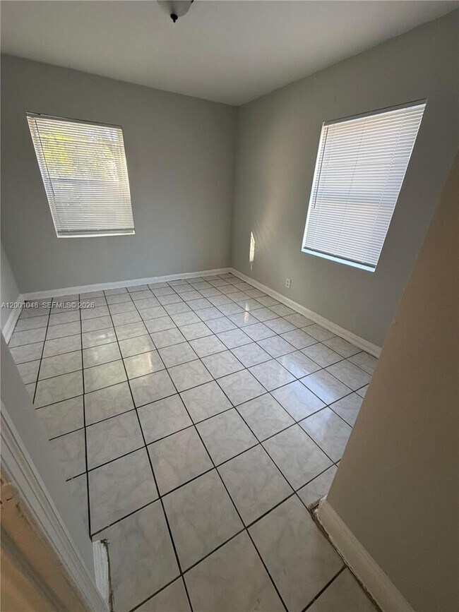 Foto del edificio - 1444 W 24th St