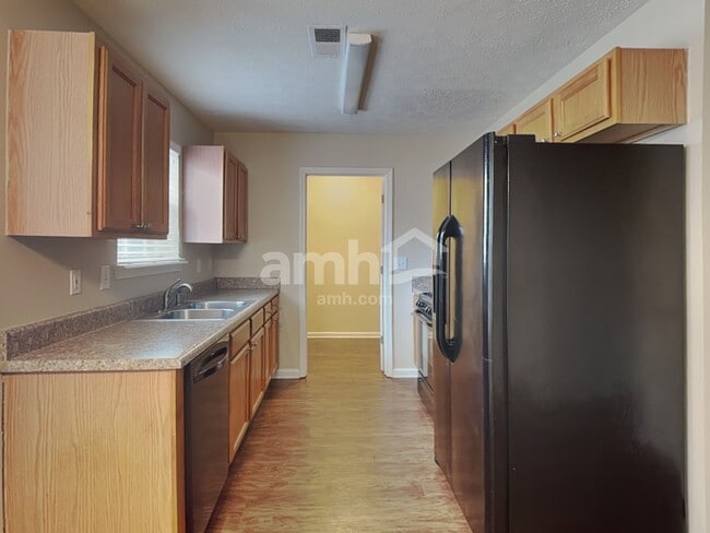 Building Photo - 3052 Lake Park Trail