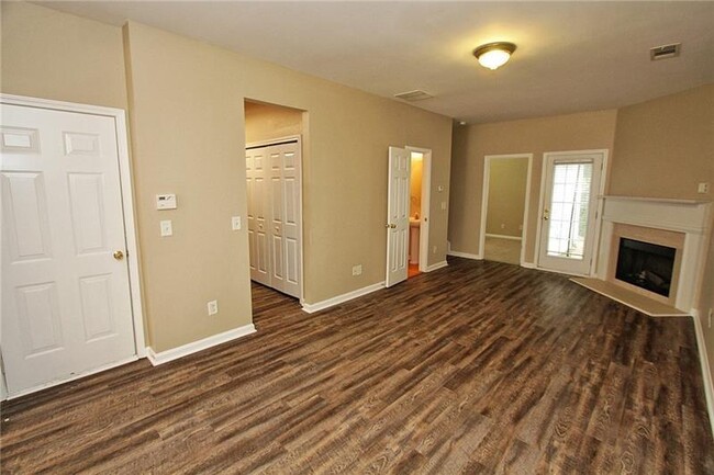 Foto del edificio - 4739 Autumn Rose Trail