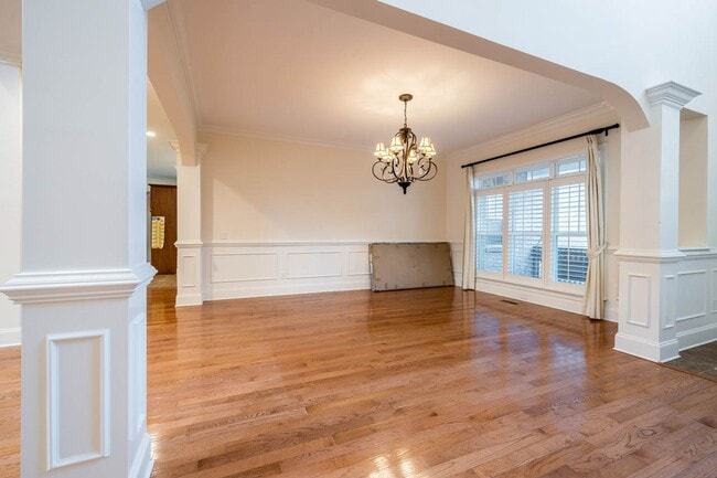 Building Photo - 246 Valley Meadow Dr