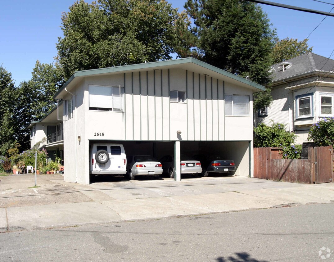 Building Photo - 2918 Deakin St