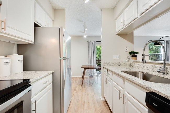 Landmark At Barton Creek Apartments Austin, TX