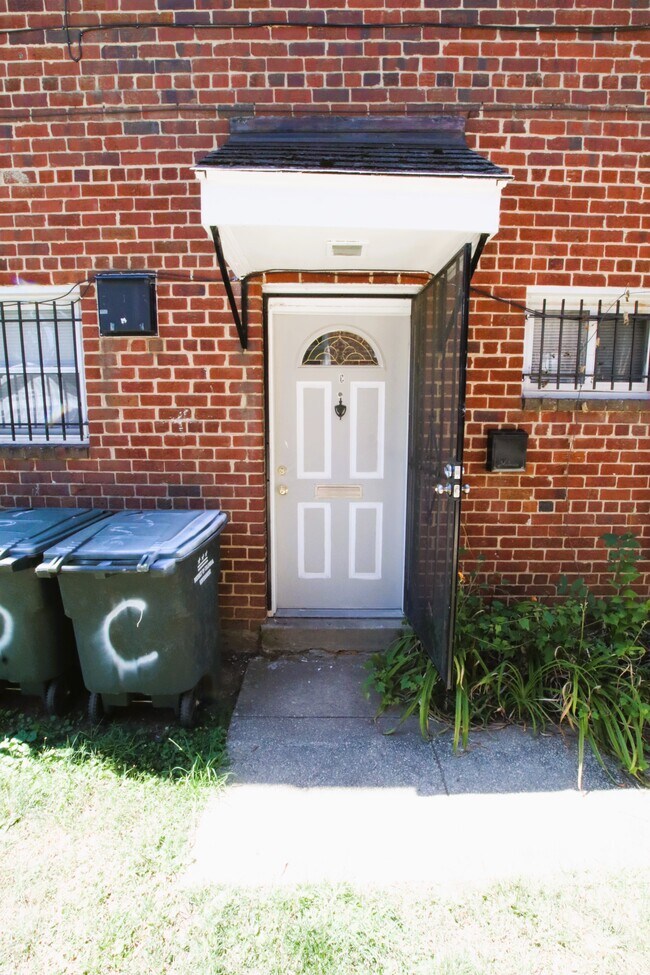 Foto del edificio - 126 Joliet St SW