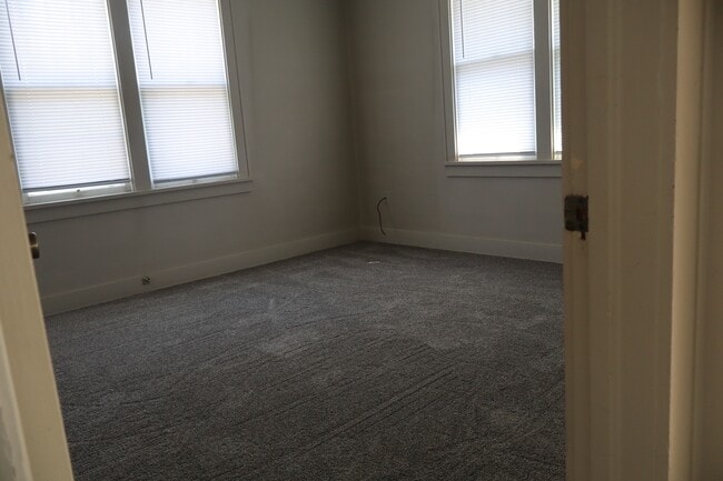 Building Photo - 205 S Eleventh St