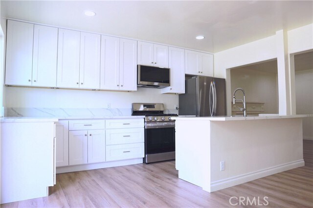 Building Photo - 745 Barris Dr