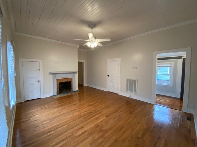 Building Photo - 414 Harris St