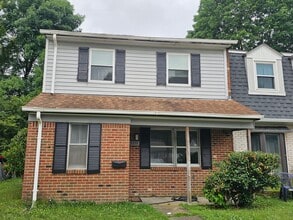Building Photo - 3339 Lakecrest Rd
