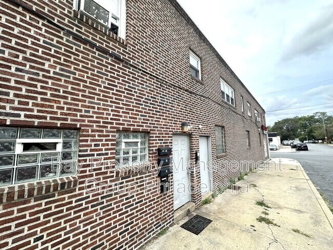 Foto del edificio - 300 MacDade Blvd