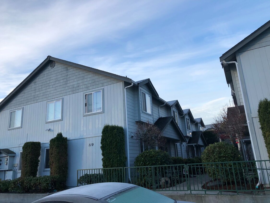 Primary Photo - 119 Rainier-C Ave N