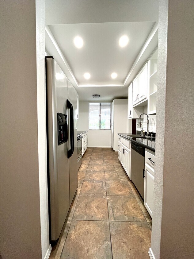 Kitchen - 4201 Via Marisol
