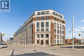 Building Photo - 410 King St W