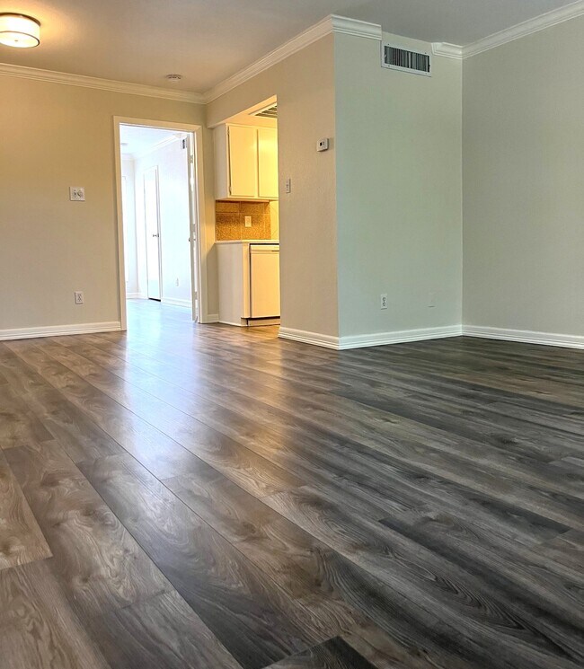 Unidad 2 - McDuffie Place LTD