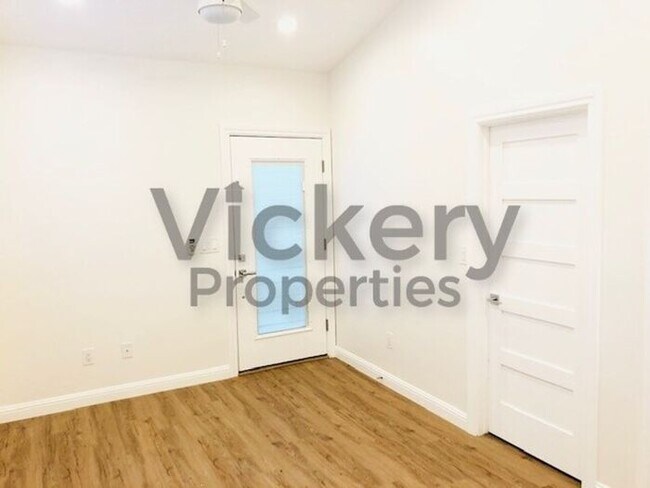 Foto del edificio - 71 Meadow View Rd