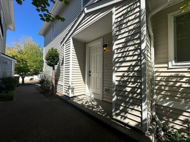 Foto del edificio - DuPont 2 bedroom 2 bath townhome